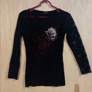 Spiraldirect  Lace Sleeve Top with Rose Detail. Size small